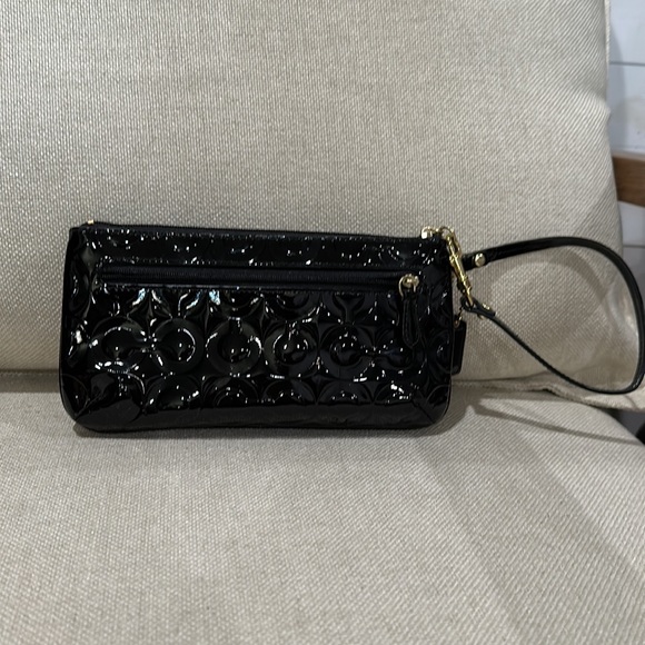 Black patent Coach wristlet - Picture 2 of 3